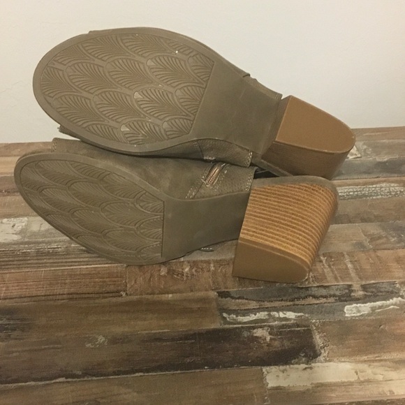 NWOT Peep Toe Bootie - Picture 2 of 4